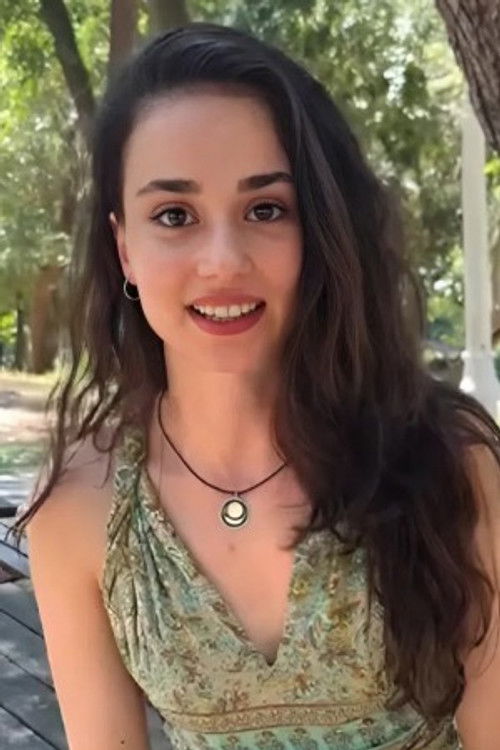 Photo of Işıknaz Özedgü, Acting