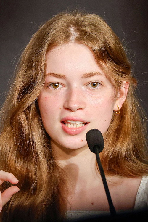 Photo of Ksenia Devriendt, Acting