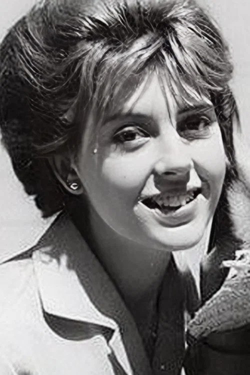 Photo of Claudia Mores, Acting