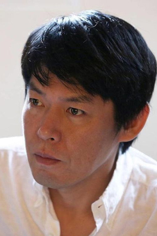 Photo of Yuji Sakamoto, Writing