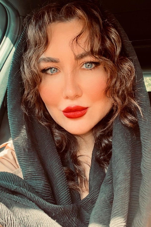 Photo of Nazanin Solhjoo, Acting