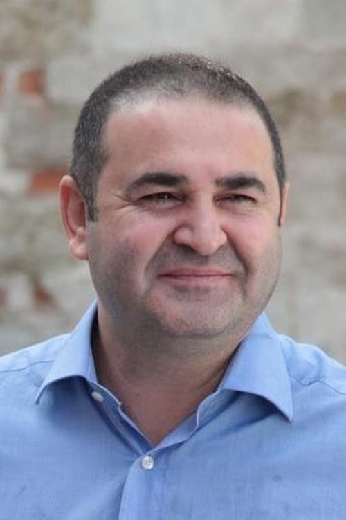 Şafak Sezer profile