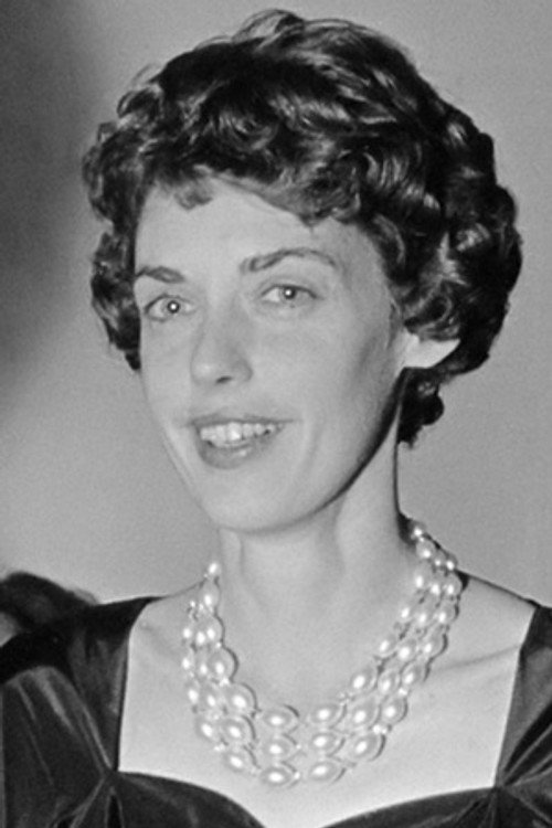 Photo of Tonke Dragt, Writing