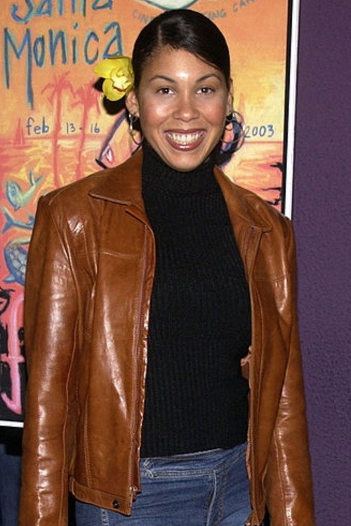 Photo of Julia Mendoza, Acting