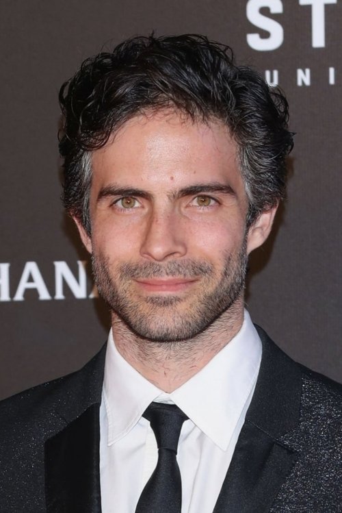 Osvaldo Benavides profile