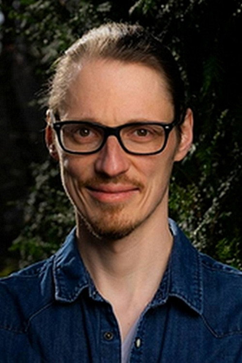 Photo of Lukas Heinser, Acting