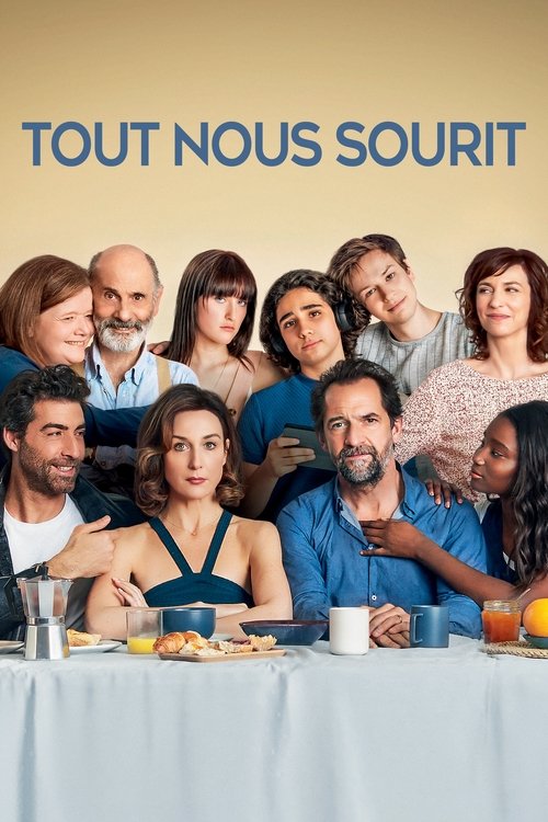 Movie poster for Tout nous sourit (2021)