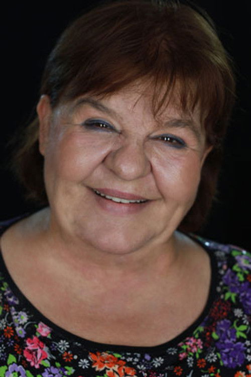 Defne Yalnız profile