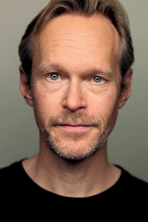 Steven Mackintosh profile