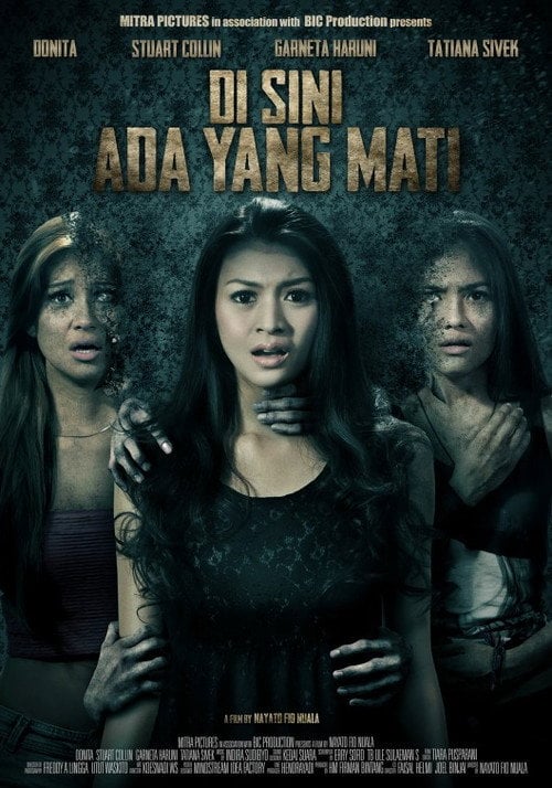 Movie poster for Di Sini Ada Yang Mati (2013)