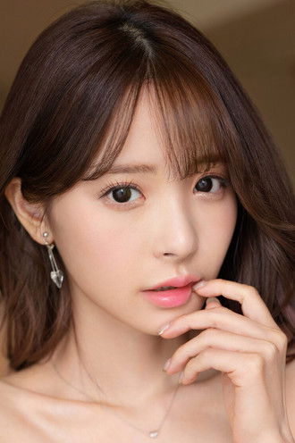 Kana Momonogi profile