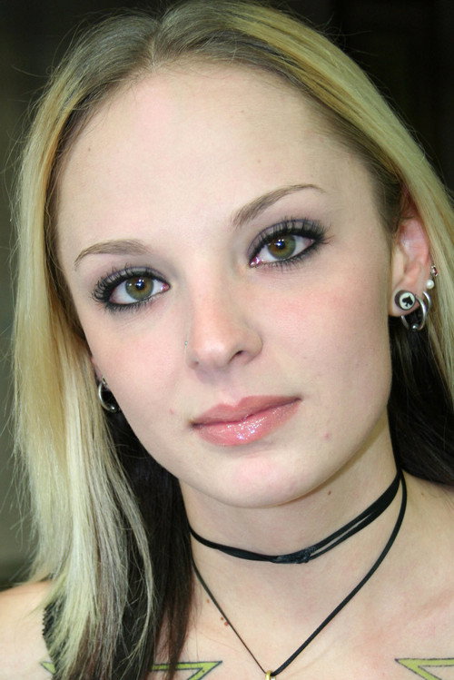 Photo of Faye Runaway, Acting