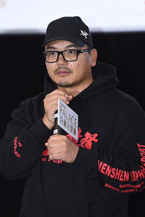 Photo of Junce Ye, Writing