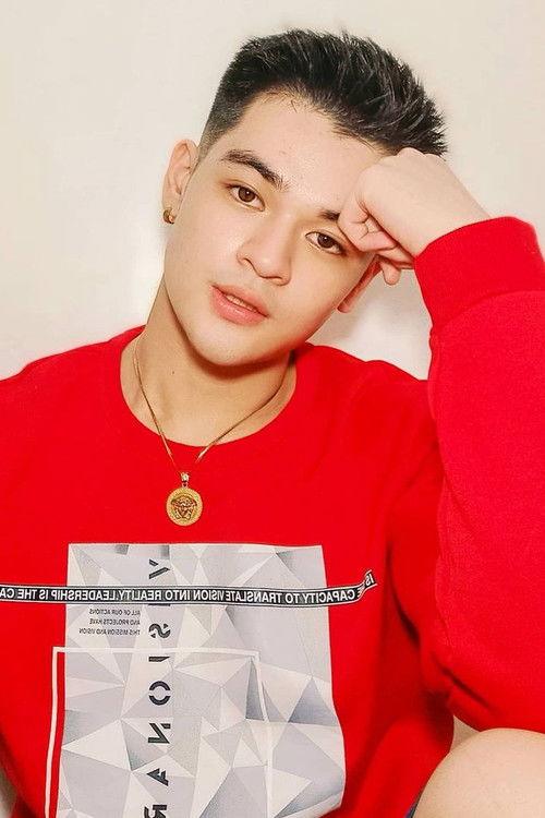 Enzo Santiago profile