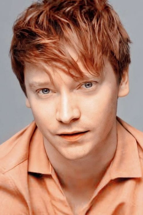 Calum Worthy profile