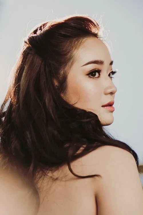 Kanya Leenutapong profile