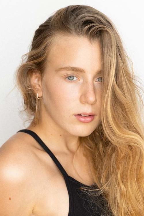 Photo of Lara Boedo, Acting