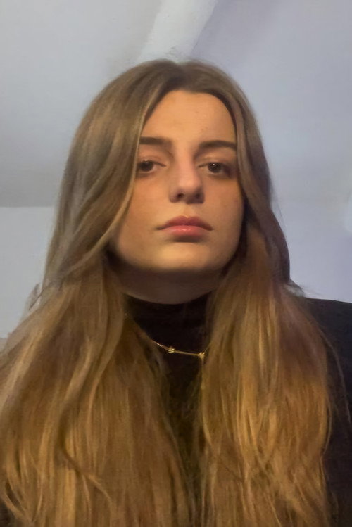 Photo of Satine Lesellier, Camera