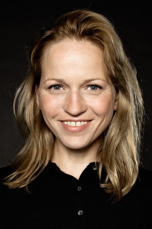 Julia Hummer profile