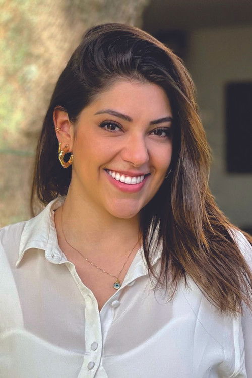 Camila Telles profile