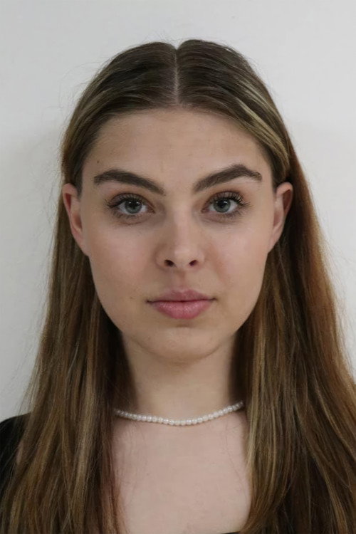 Photo of Julie Louthanová, Acting