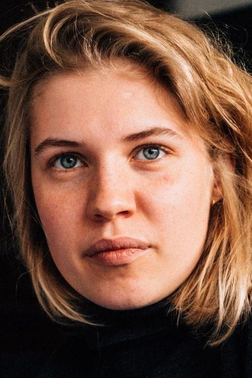 Photo of Tessa Hoder, Acting
