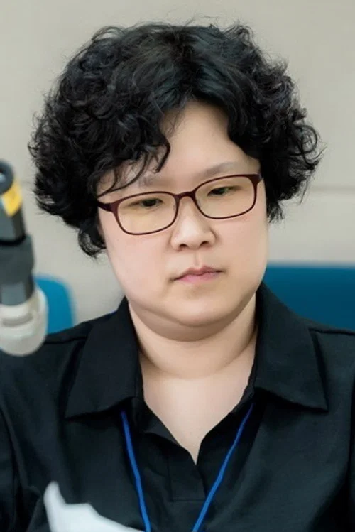 Photo of Kim Ba-da, Writing
