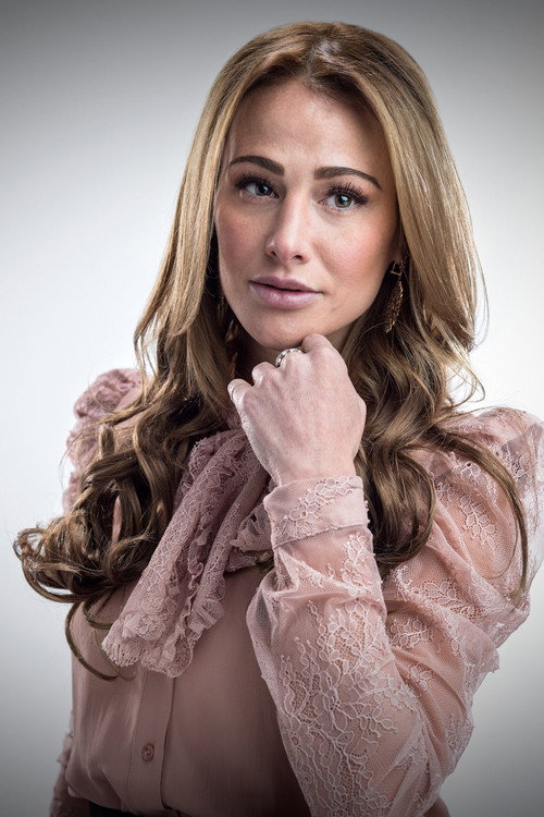 Photo of Ilithya Manzanilla, Acting