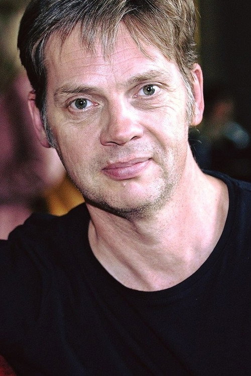Photo of Xavier Diskeuve, Writing