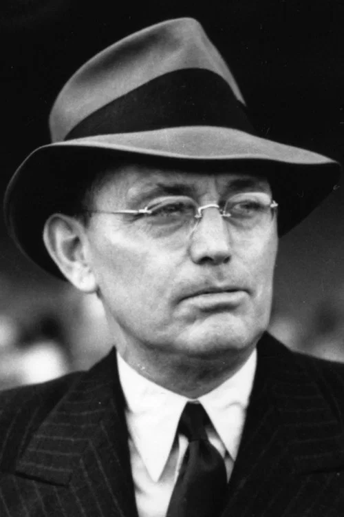 Photo of Damon Runyon, Writing