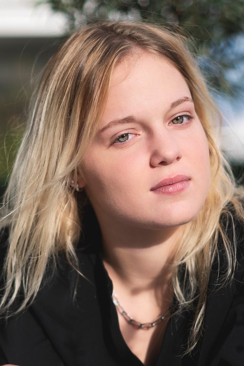 Justine Lacroix profile