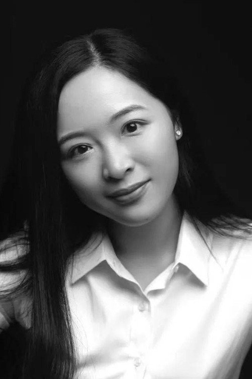 Photo of Yating Hu, Writing