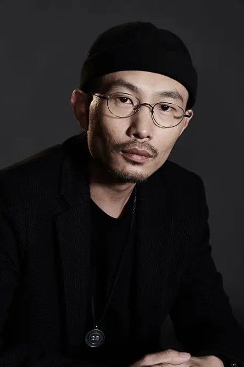 Photo of Li Xin, Writing