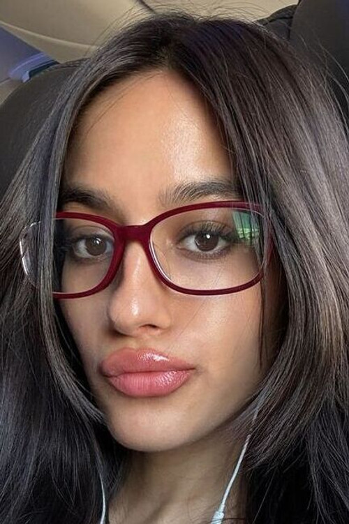 Aryaana Gandhi profile