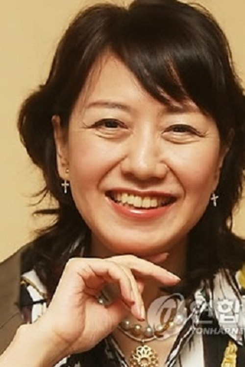 Photo of Miho Nakazono, Writing