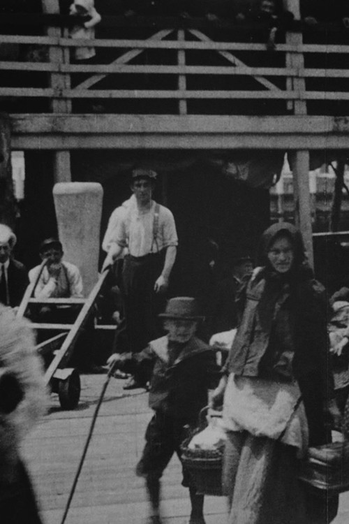 Movie poster for Emigrants Landing at Ellis Island (1903)