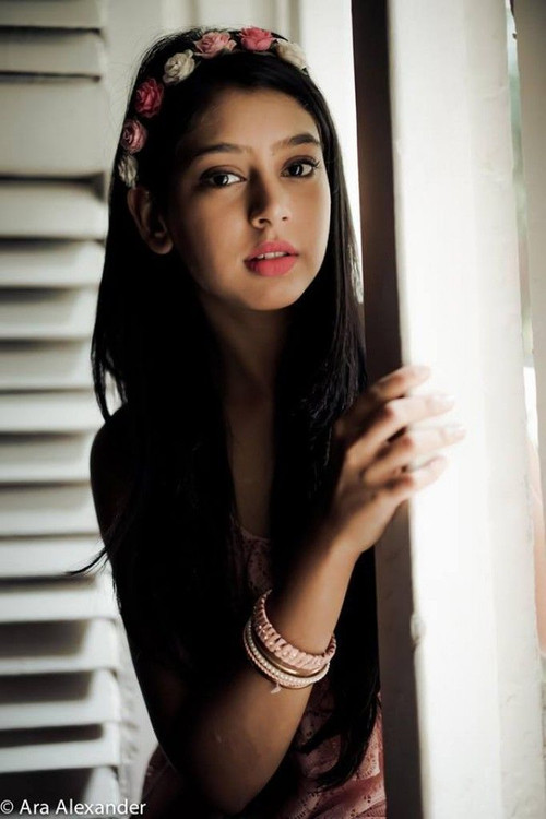 Niti Taylor profile