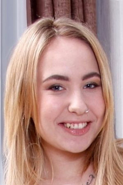 Photo of Bella Mur, Acting