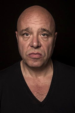 Manou Kersting profile