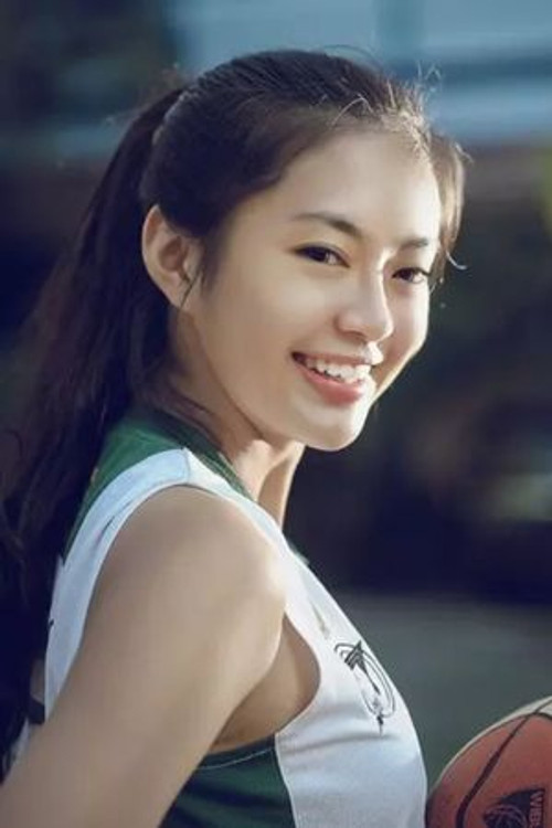 Vania Valencia profile