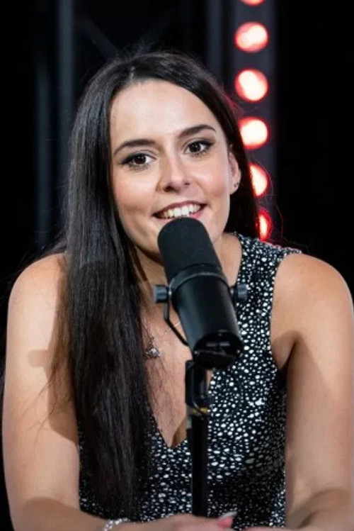 Carla Giardina profile