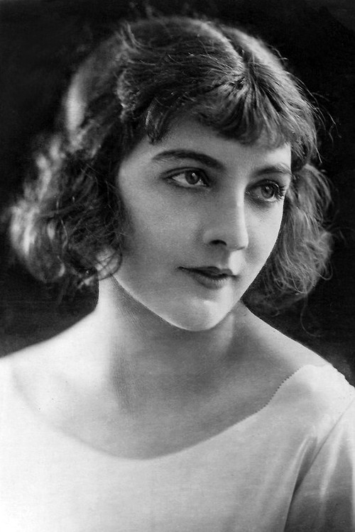 Photo of Queenie Thomas, Acting