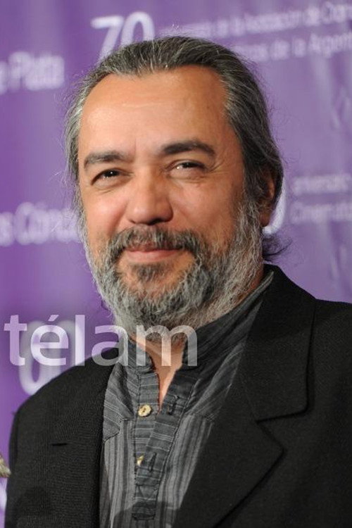 Photo of Claudio Beiza, Camera