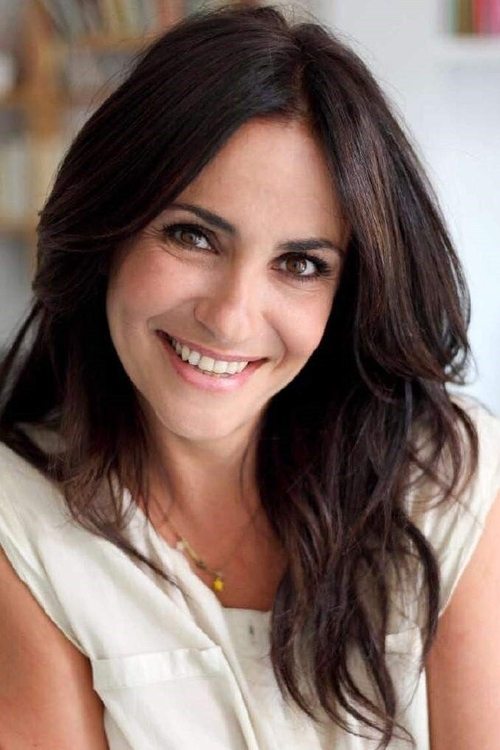 Melani Olivares profile