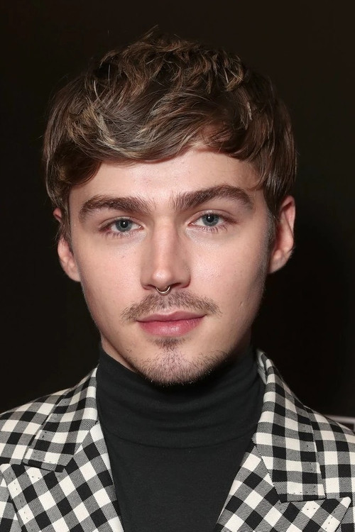 Miles Heizer profile