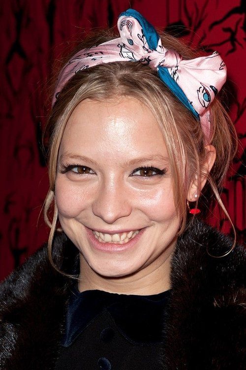 Annabelle Dexter-Jones profile