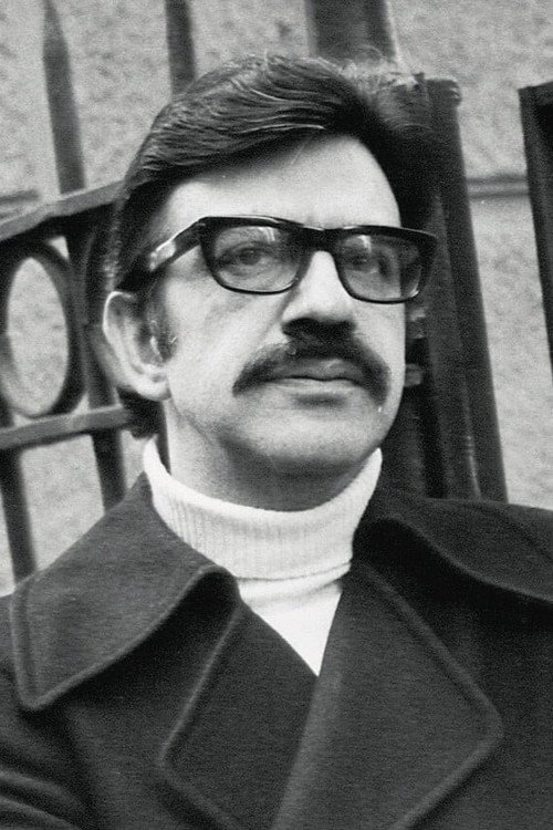 Photo of Menis Koumantareas, Writing