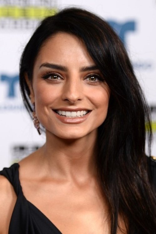 Aislinn Derbez profile