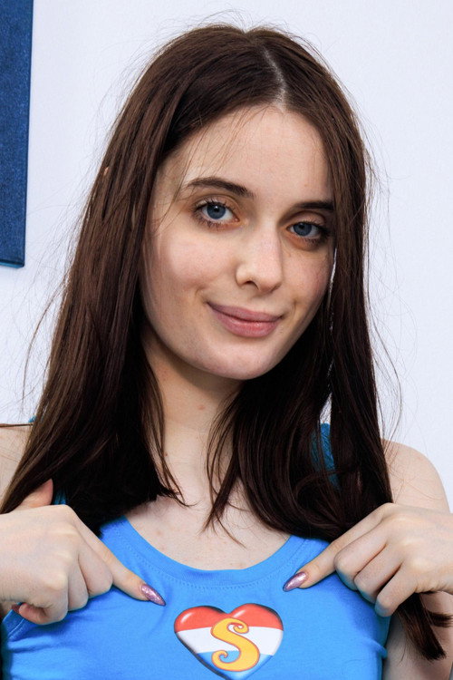 Photo of Eshlinn Brook, Acting