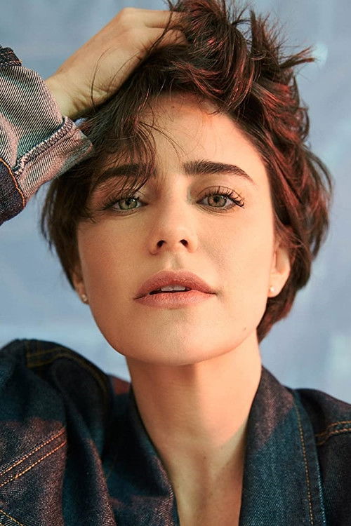 Fernanda Vasconcellos profile